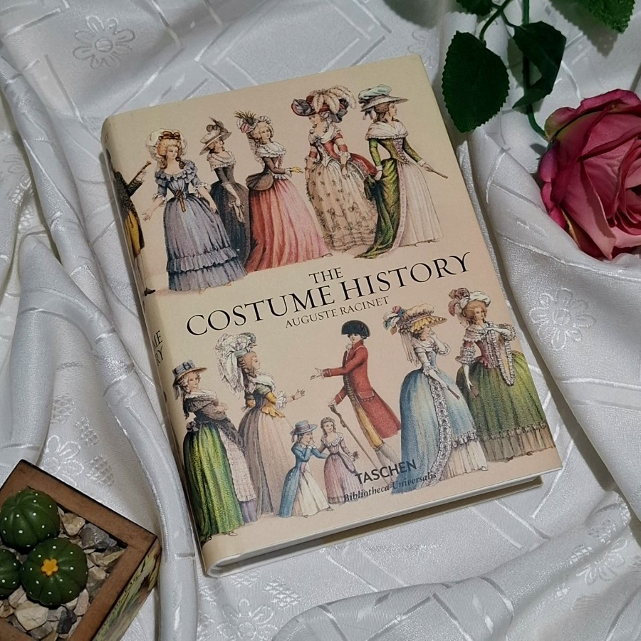 "The complete costume history" Auguste Racinet