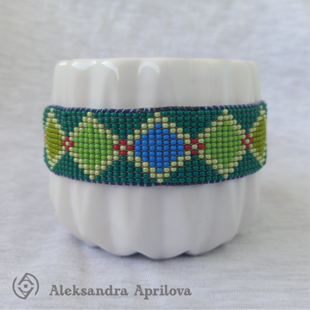 Дамска гривна от мъниста „Ариел“