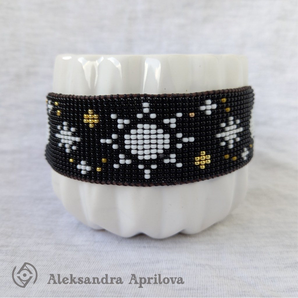 Дамска гривна от мъниста „Разходка сред&nbsp;звездите“